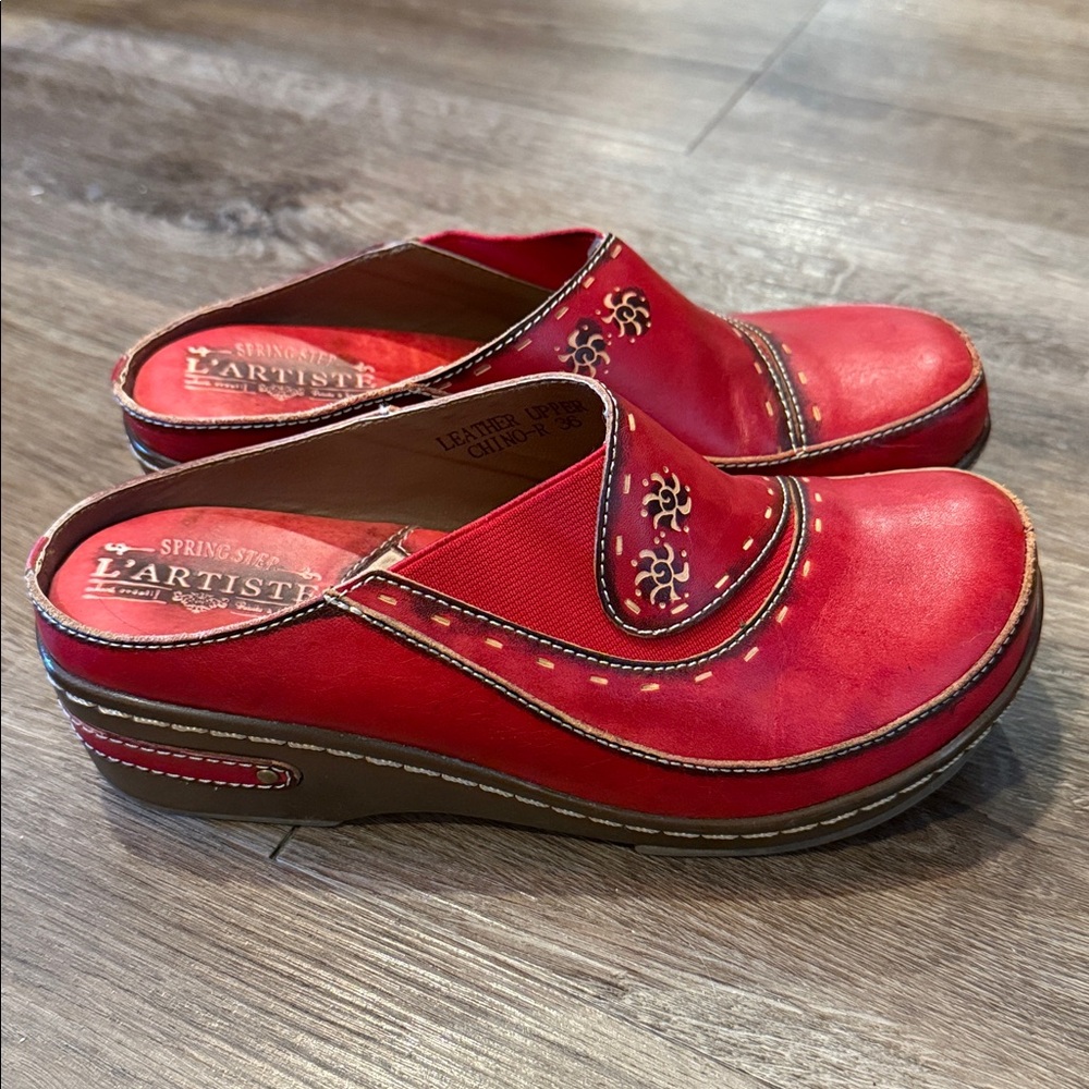 L'Artiste by Spring Step Women's Red Chino Mule Clog Size 36 US 5.5-6